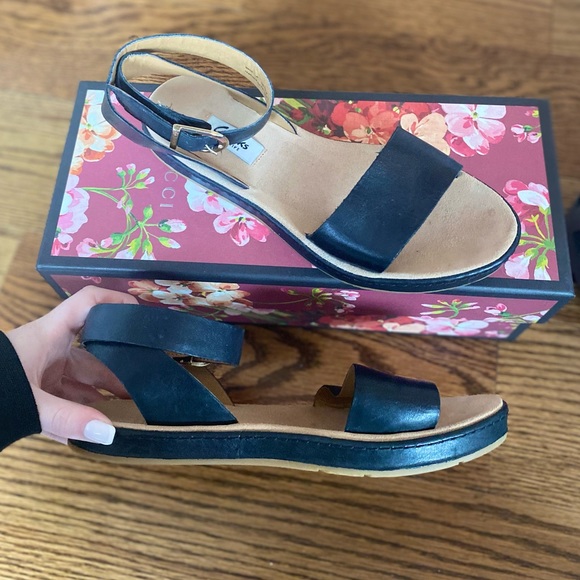 Clarks NARRATIVE Sandals - Picture 3 of 3